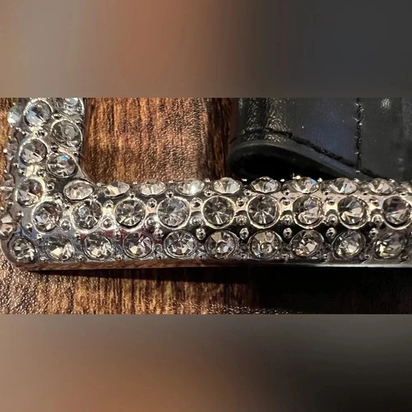 Rhinestone women’s stretch belt. Size: 28”. - Picture 10 of 11